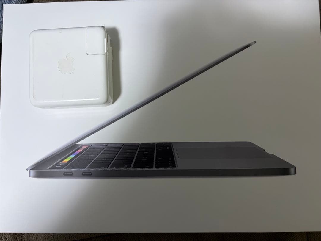 MacBook pro 2019 13インチ　128GB 8GBメモリ