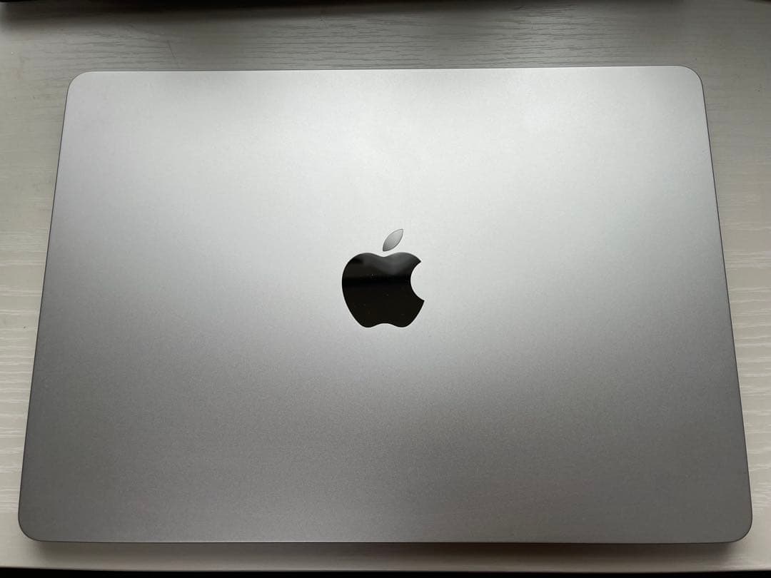 M2 MacBook Air 13インチ16GB 256GB