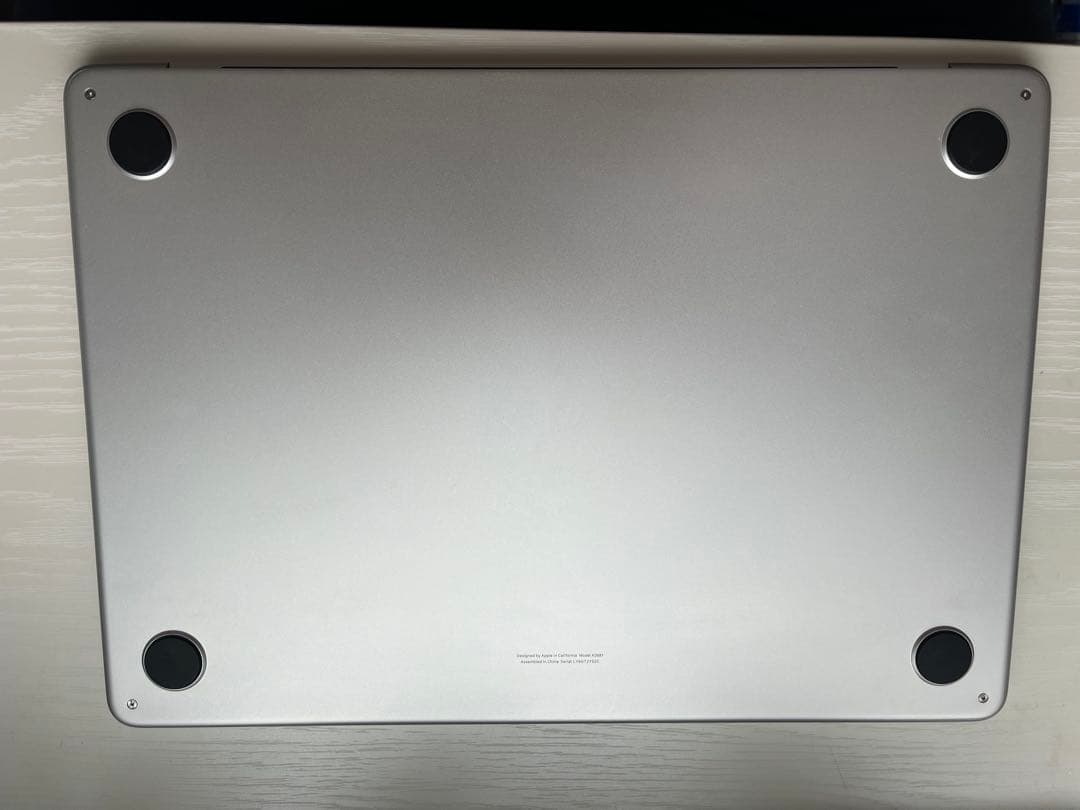 M2 MacBook Air 13インチ16GB 256GB