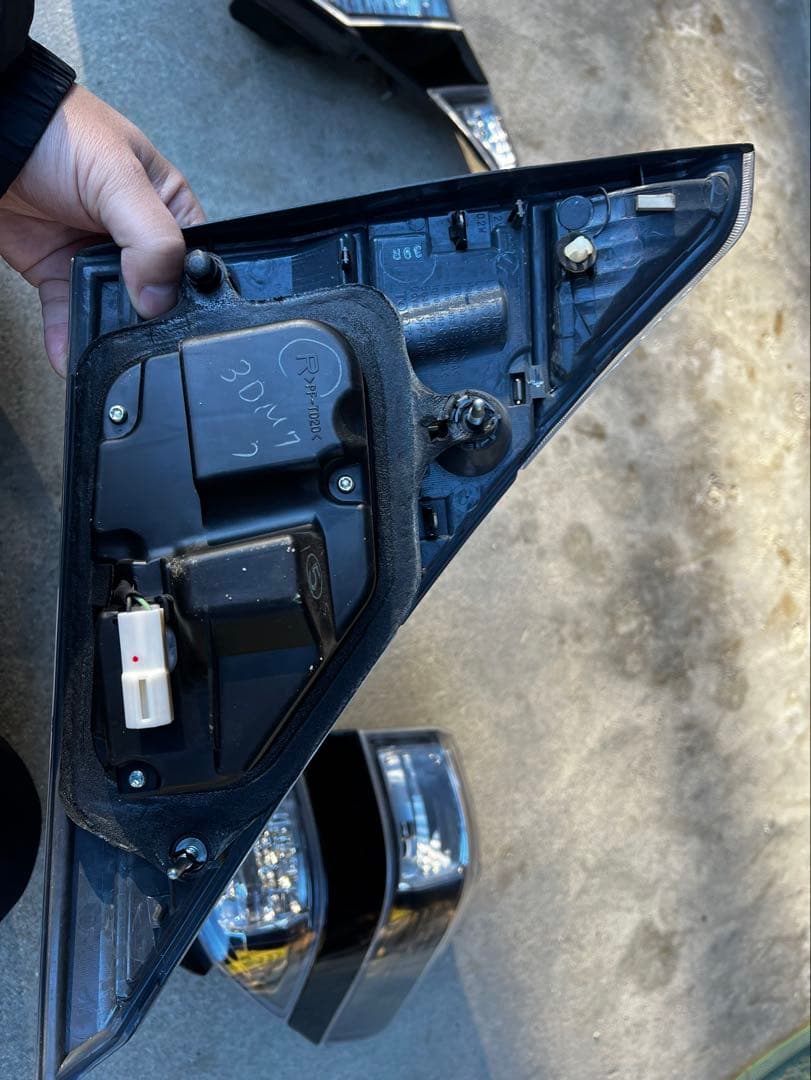 ※ヴェル8様※ヴェルファイア20後期純正テールランプ/ブラック 4個セット