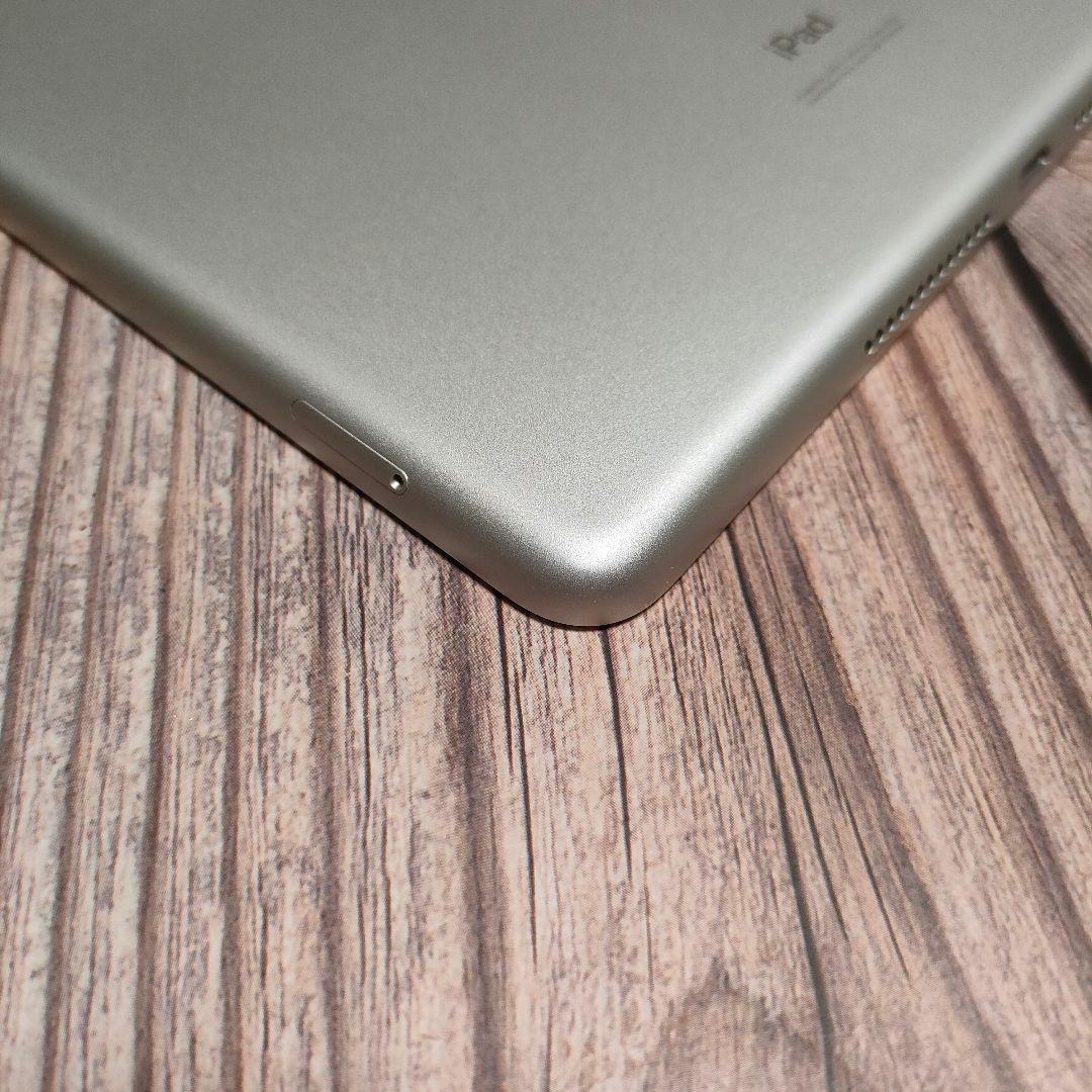 apple iPad 第8世代 32GB シルバー SIMフリー 超美品