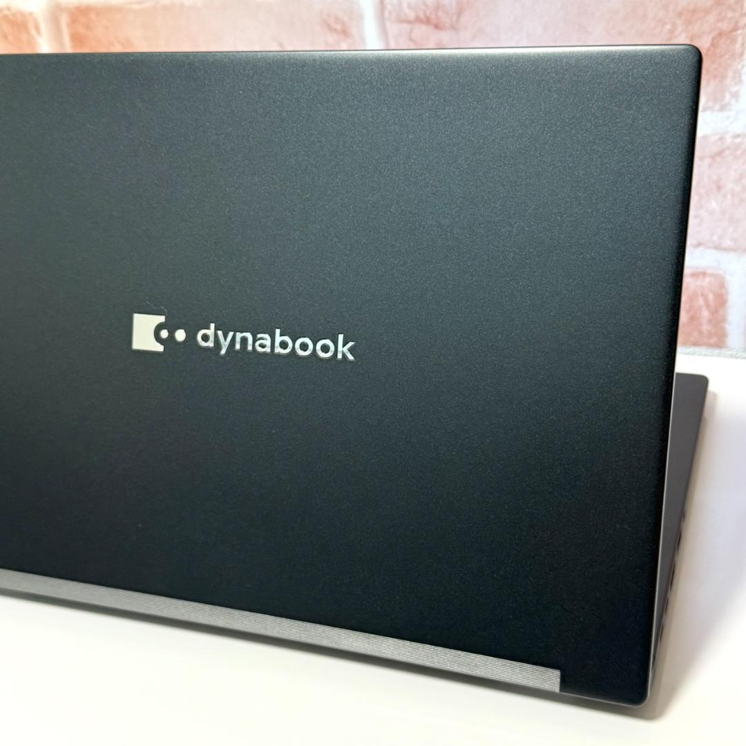 ★超絶美品★ 超軽量869g 第11世代Corei7 dynabook G02