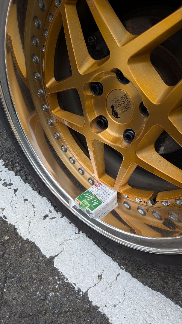 【値下】レオンハルト プログレスライン ライゼ18インチ 5穴 深リム タイヤ付