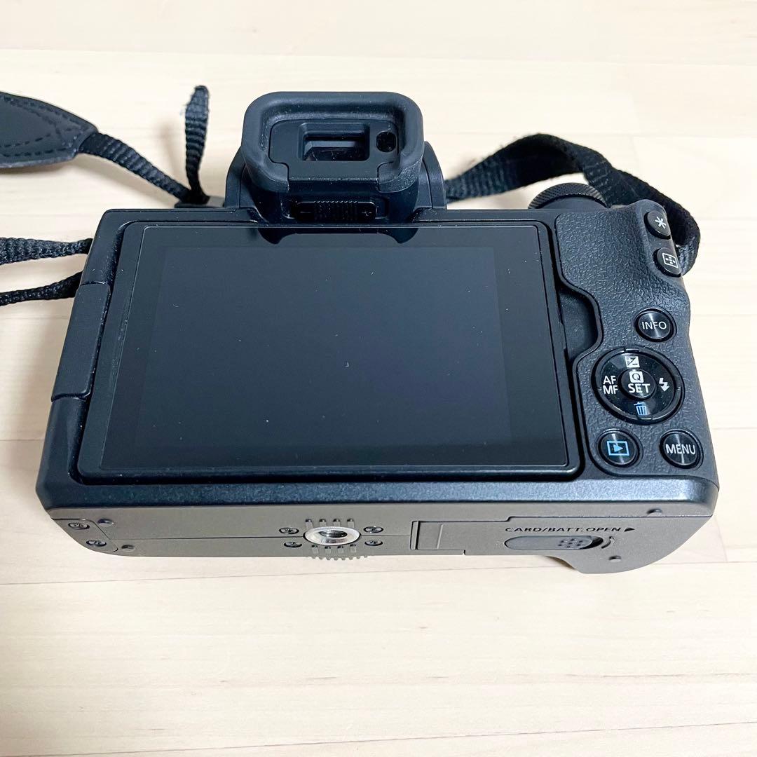 美品　Canon EOS Kiss M ダブルレンズキット SDカード　送料無料