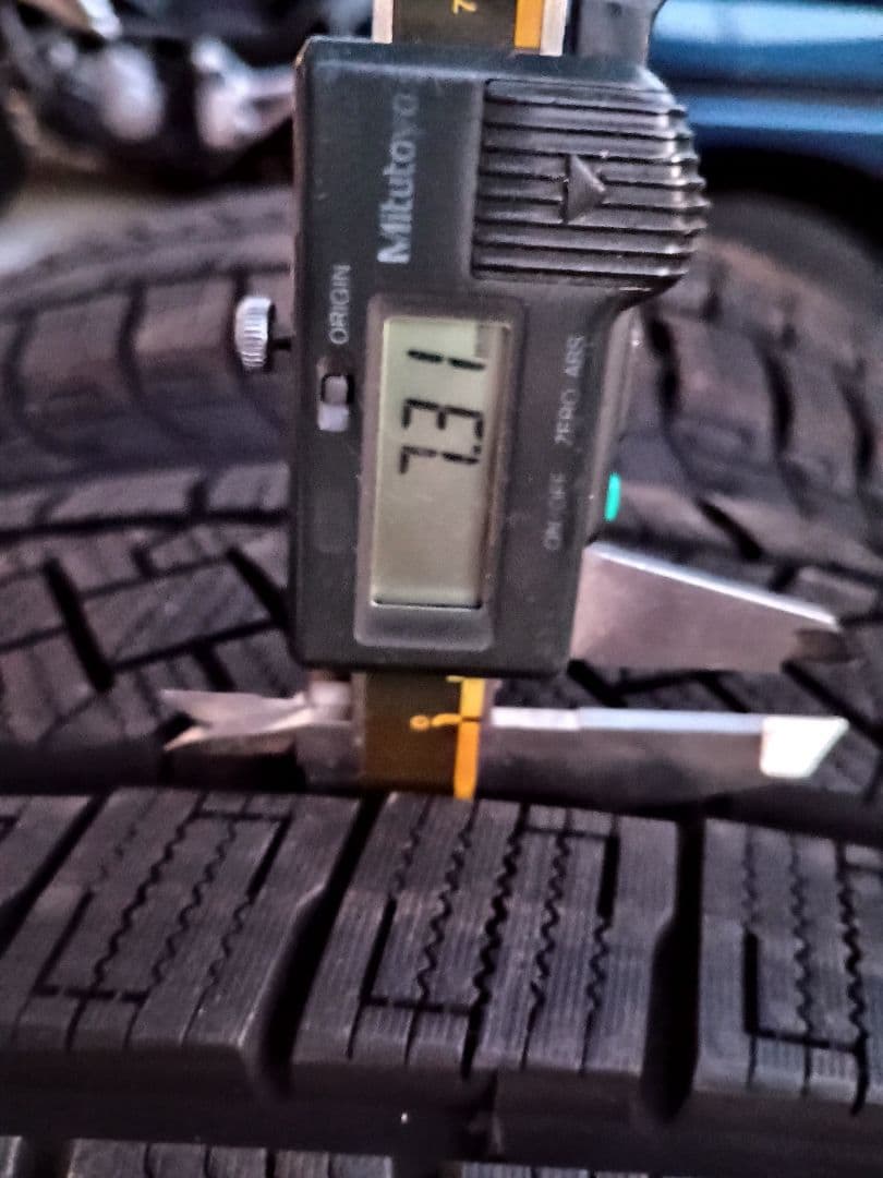 225/60R18 スタッドレスホイールセット　美品バリ山　ハリアーＲＡＶ4に！