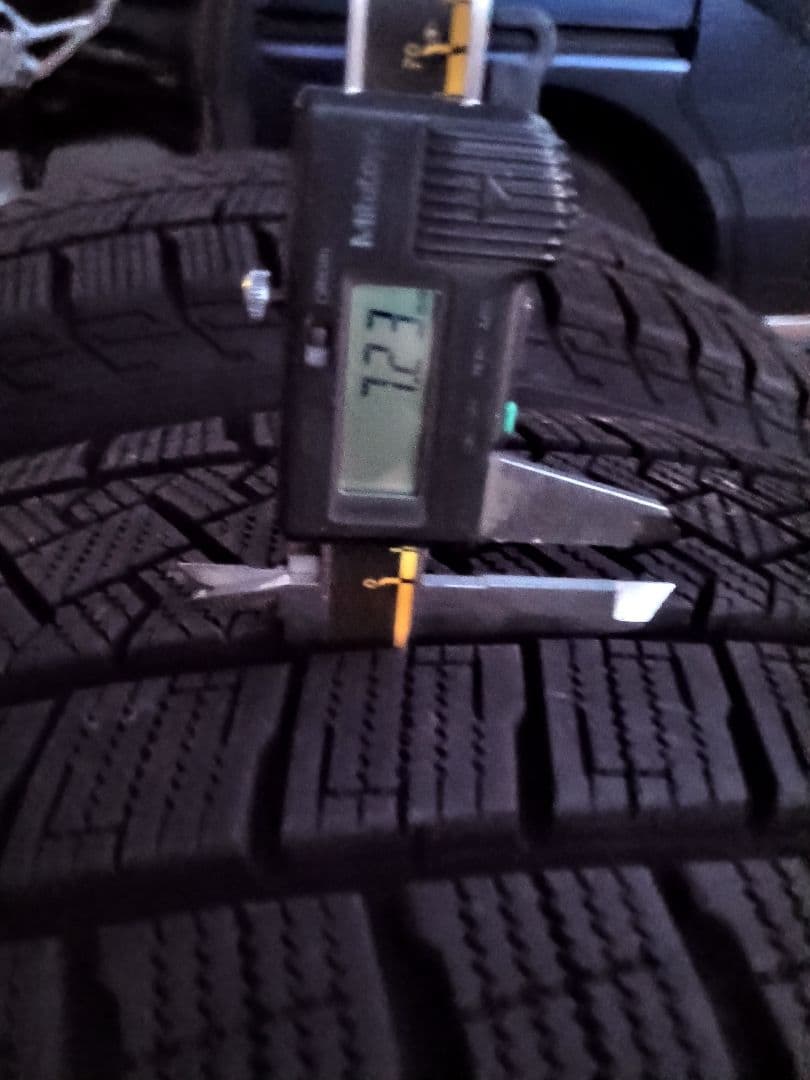 225/60R18 スタッドレスホイールセット　美品バリ山　ハリアーＲＡＶ4に！