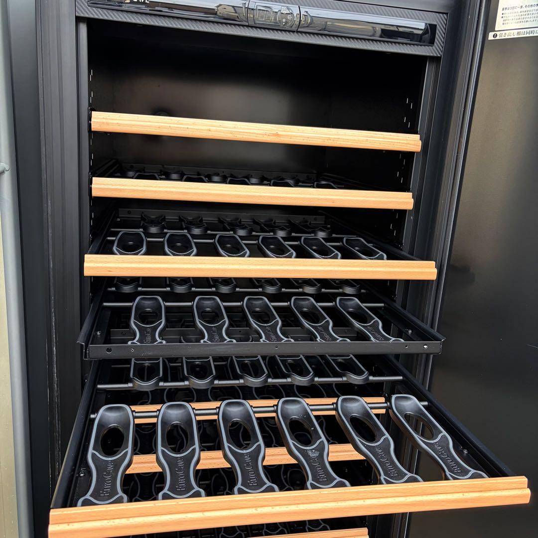 取付無料！ユーロカーブ V-PREM-M 収容本数140本 ワインセラー✨