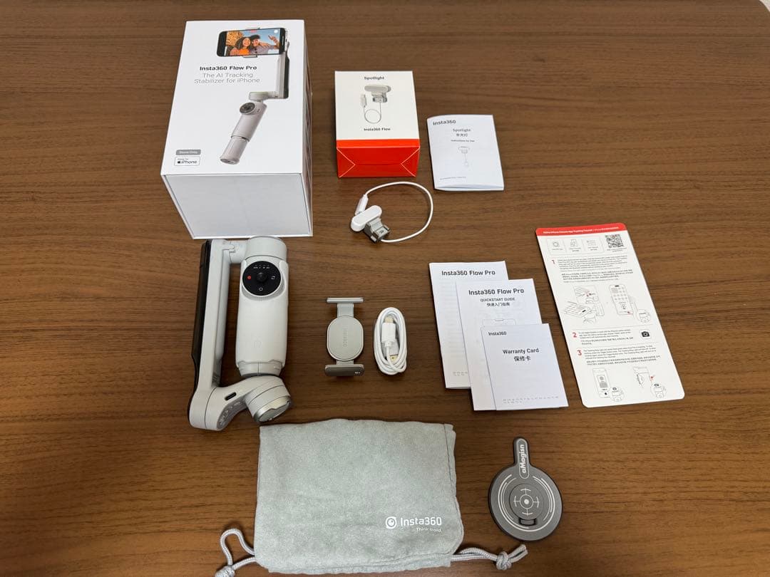 【中古・美品】Insta360 Flow Pro 第1世代 スポットライト付