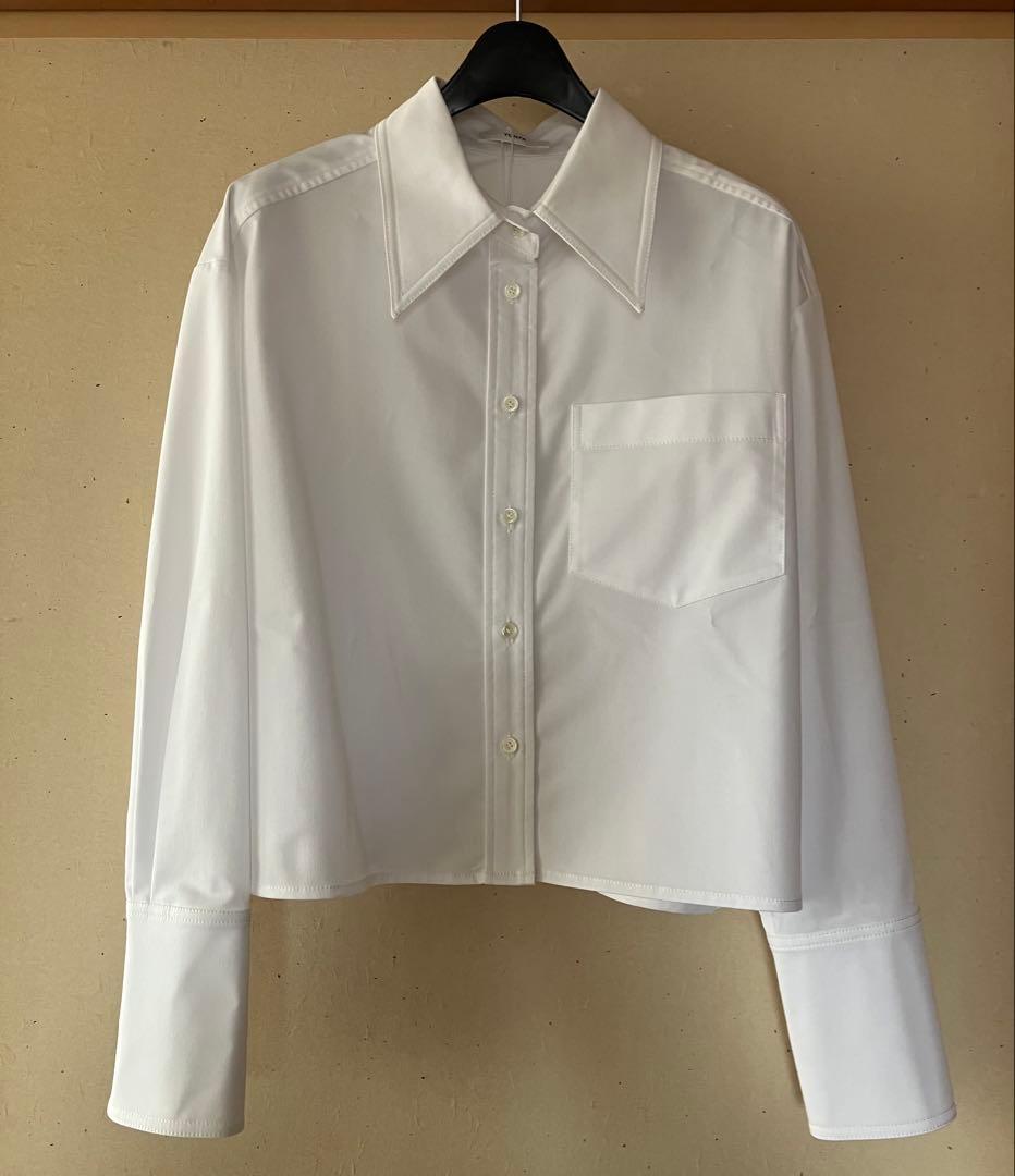 まりー⭐︎新品タグ付き⭐︎YONFA ボクシークロップドシャツ　ヨンファ