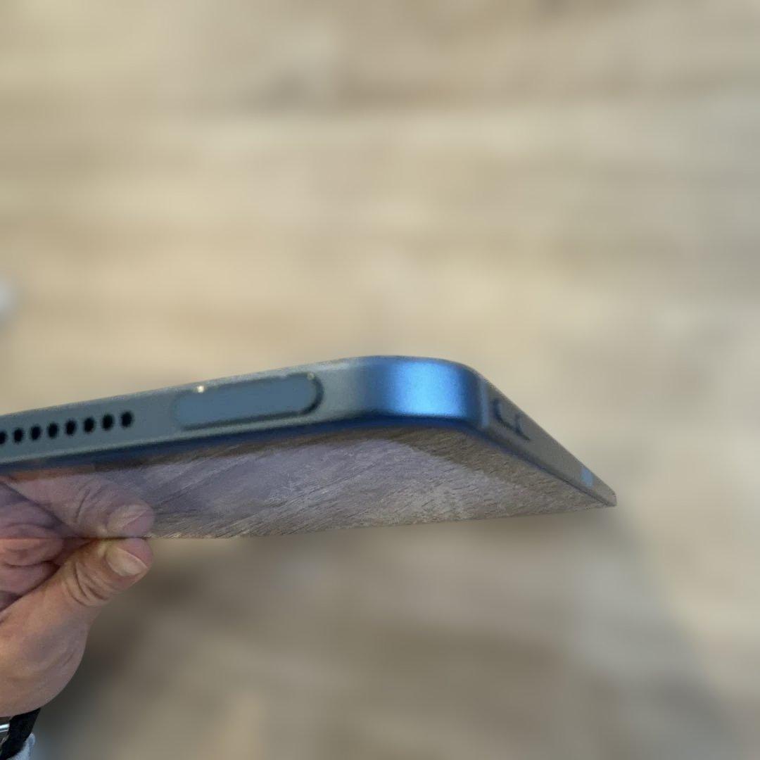 美品iPad Air (第5世代) ブルー 64GB