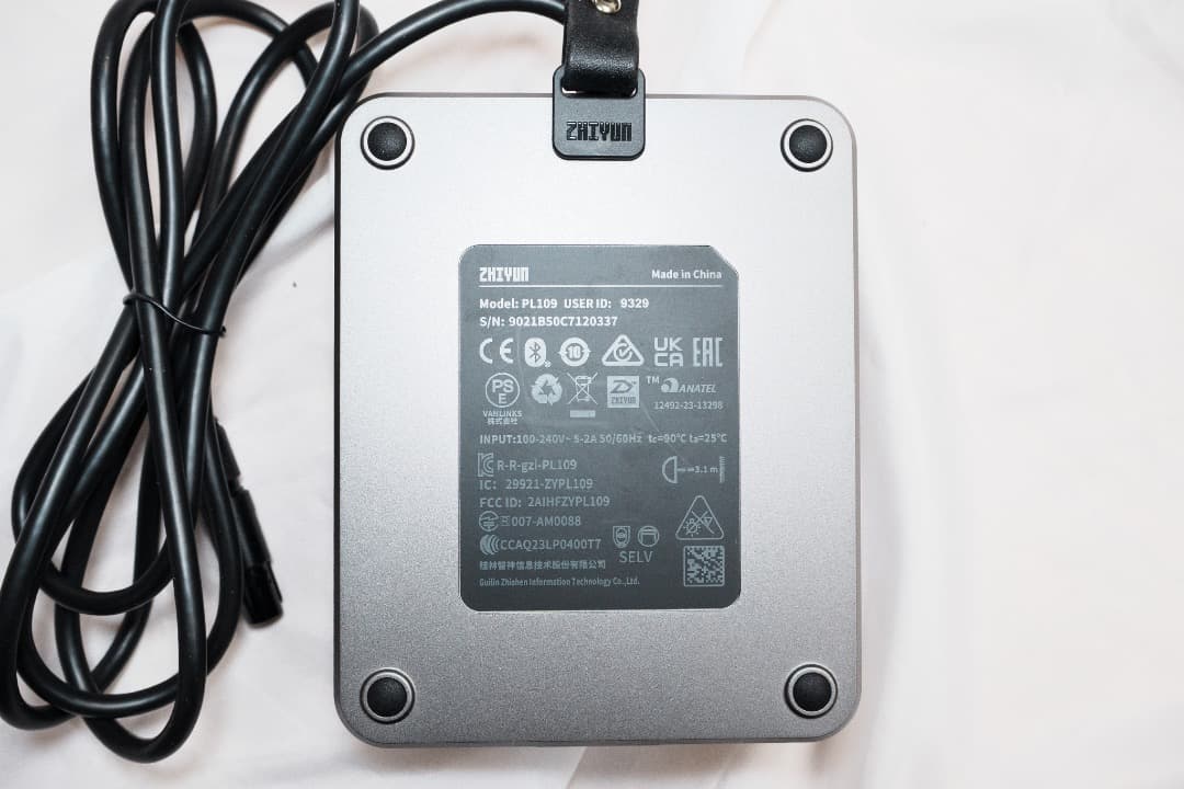 中古美品　ZHIYUN MOLUS G200 LED 200W　Bowens