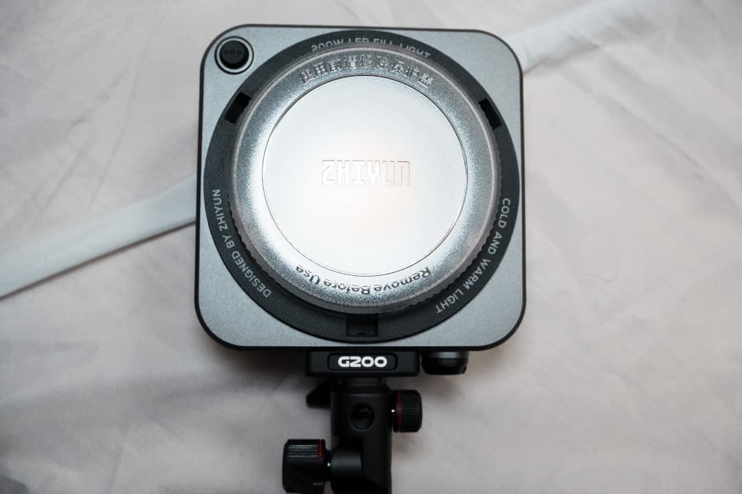 中古美品　ZHIYUN MOLUS G200 LED 200W　Bowens