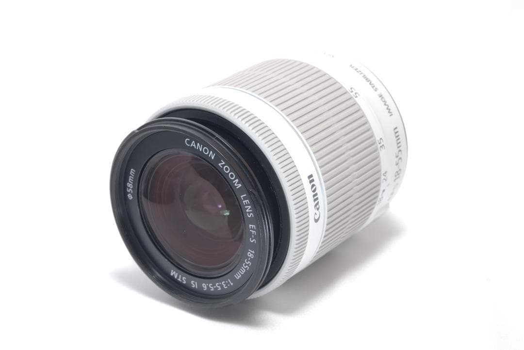 ⭐️希少なホワイト⭐️Canon Kiss X7 キャノン　デジタル一眼レフ