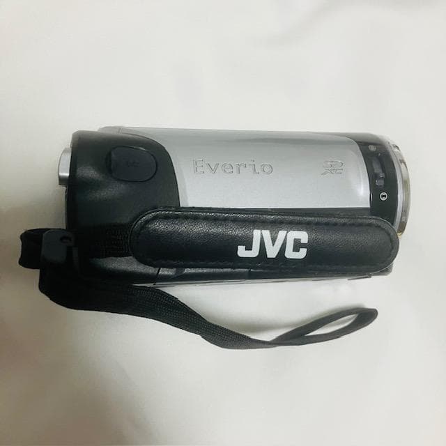 美品 JVC Everio ビデオカメラ GZ-E311 シルバー 60倍ズーム