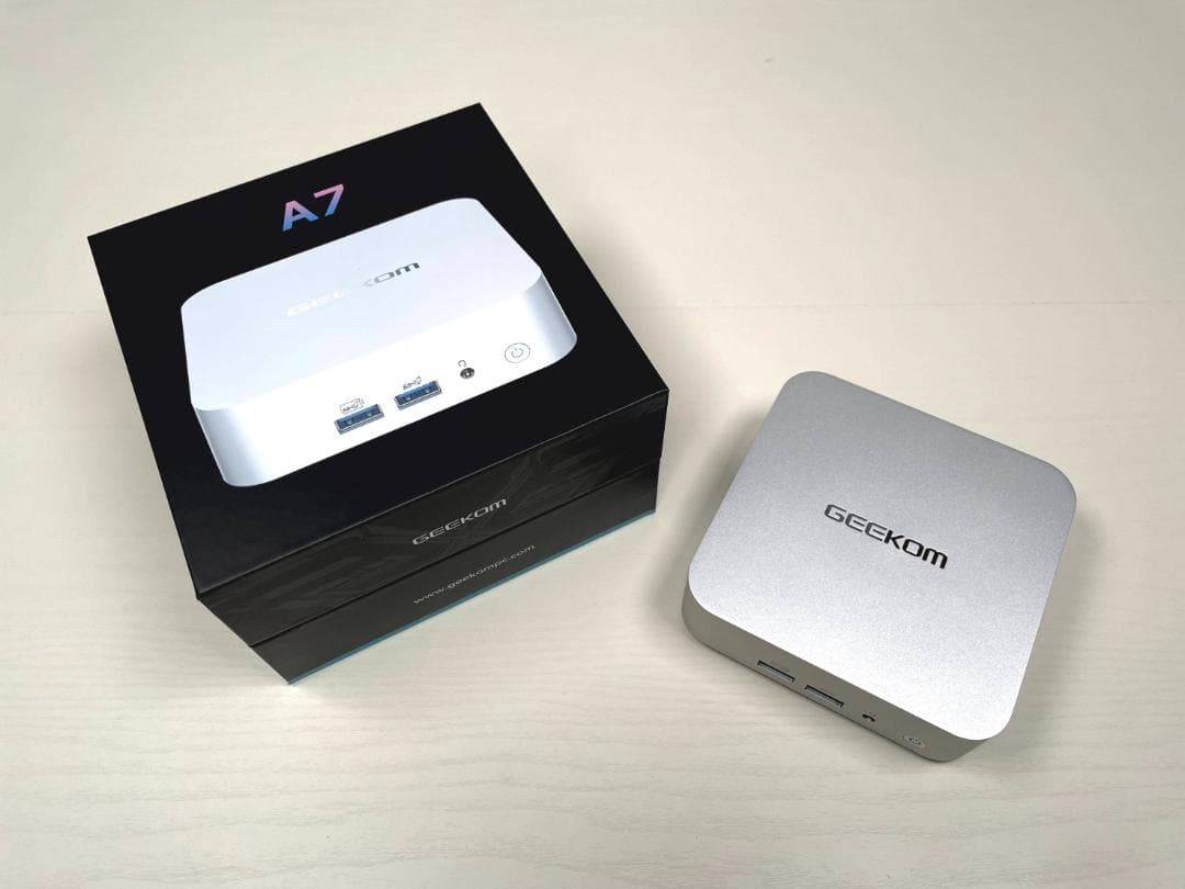ほぼ未使用　GEEKOM A7 ／AMD Ryzen 9 7940HS ミニPC