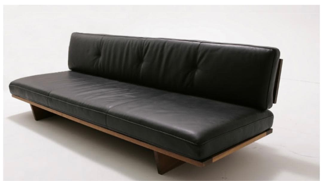 A*y様 マスターウォール　モアレス ソファ