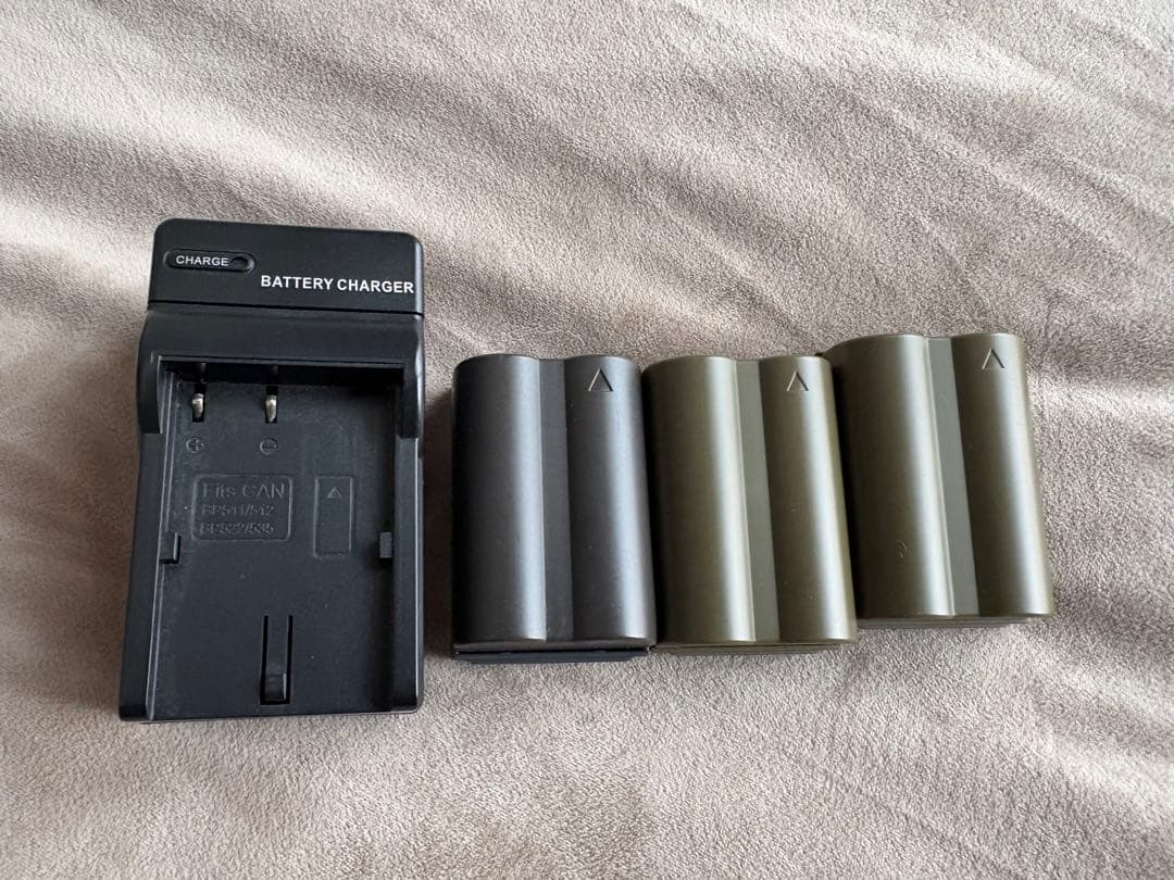 Canon EOS 5D デジタル一眼レフ　F2.8レンズ付き