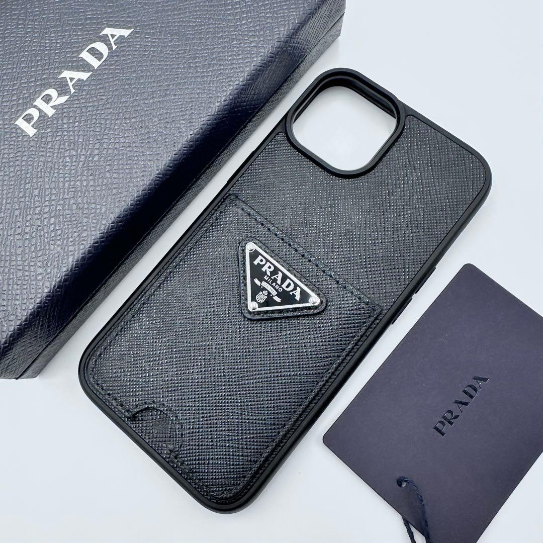 プラダ iPhone14ケース 1ZH162 三角プレート サフィアーノレザー黒