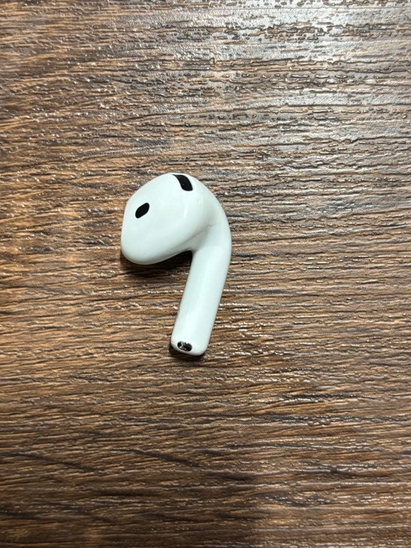 エアーポッズ4 ノイズキャンセル　ケース無し