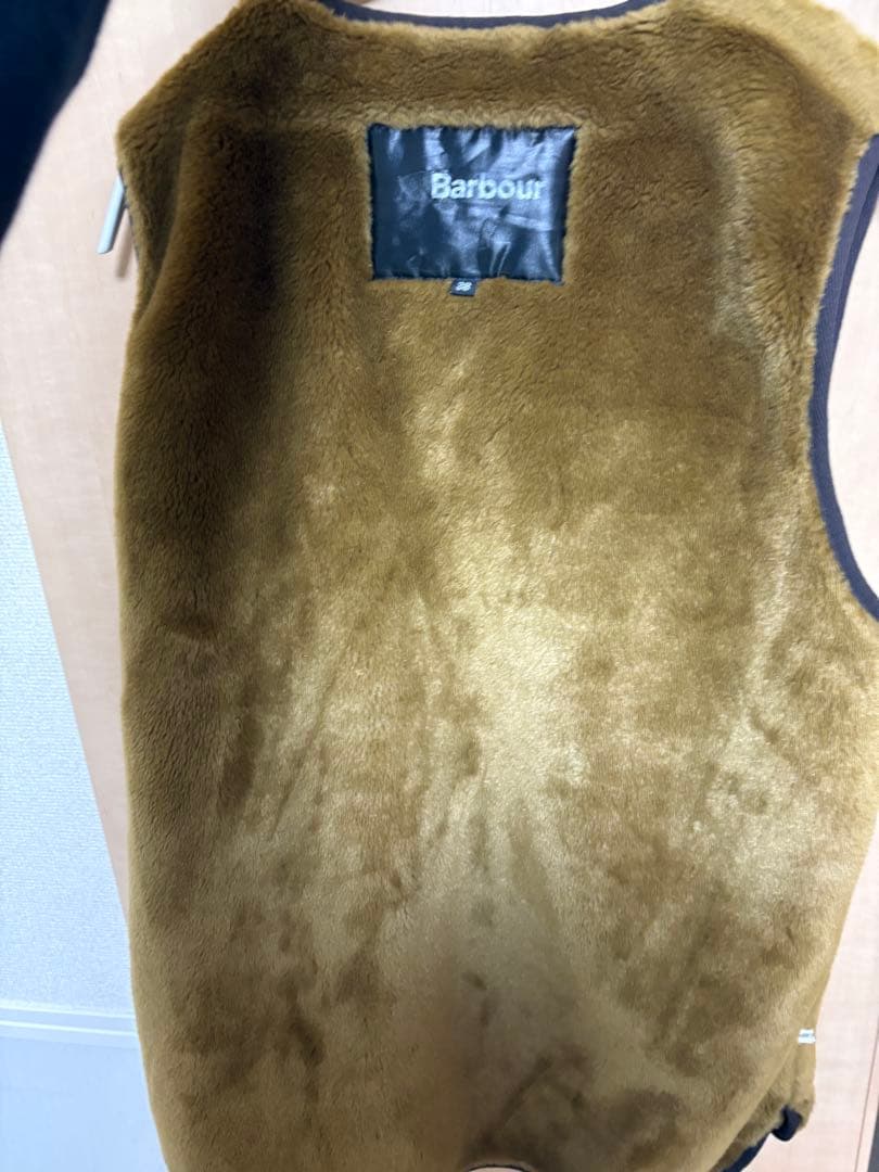 Barbour フロントジップ ファー ライナー ベスト 38