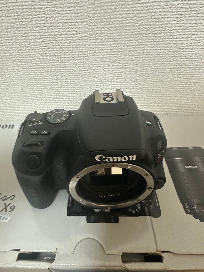 Canon EOS Kiss X9 本体とレンズ2本付き