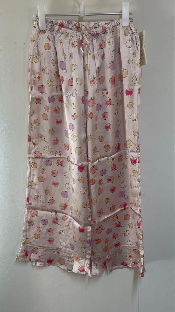 タグ付tsumori chisato りんご柄　絹 シルク　パジャマ　セット3点