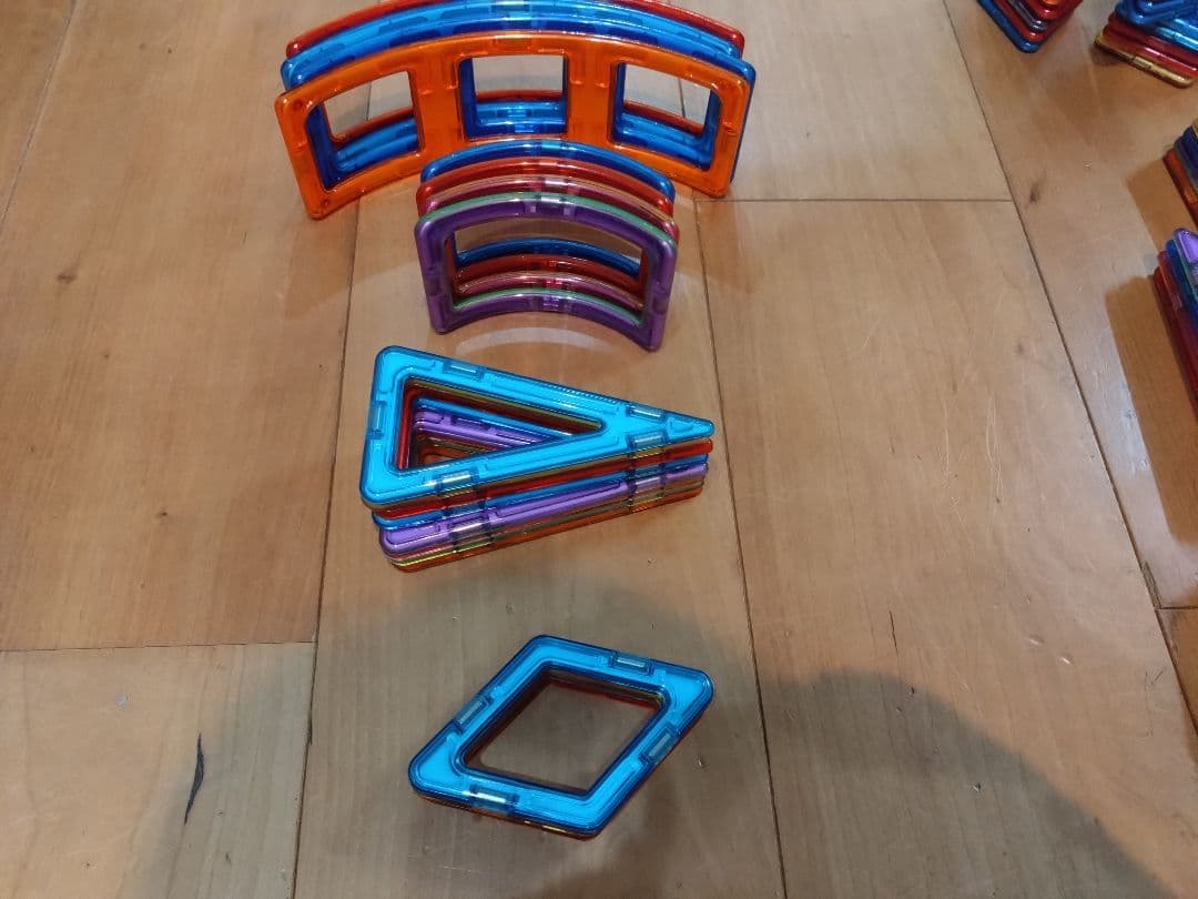 マグフォーマー 大量223ピースセット モデルブックつき！