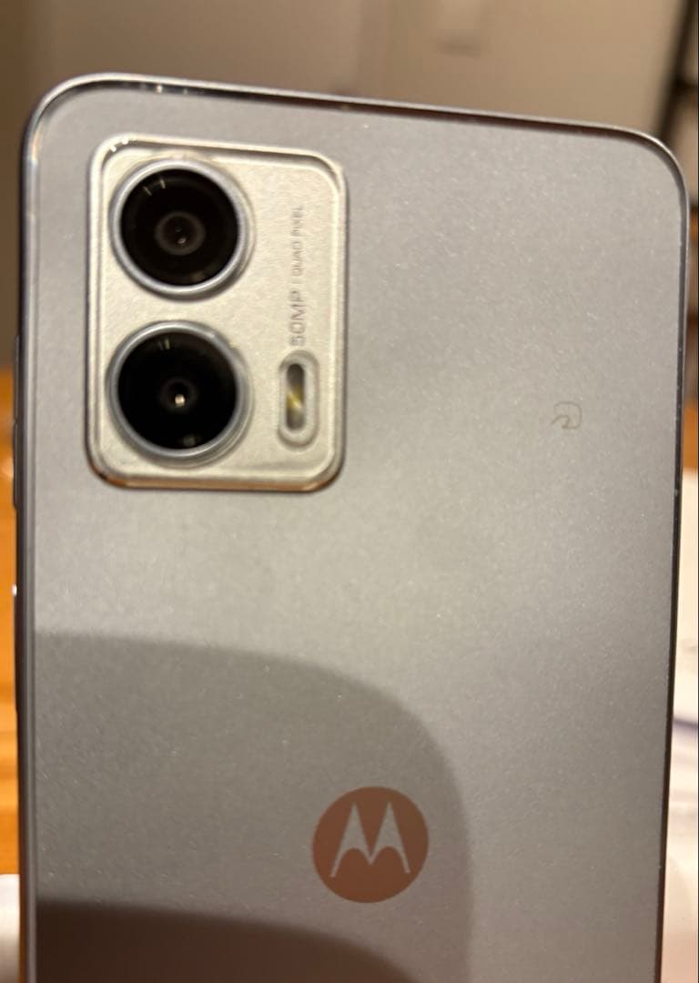 Motorola スマートフォン シルバー 本体