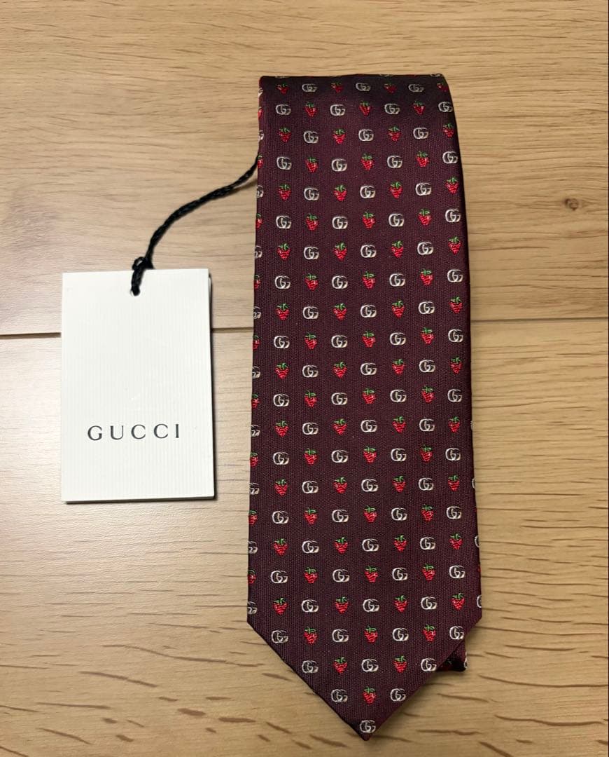 GUCCI グッチ ネクタイ シルク ストロベリー いちご レッド ボルドー