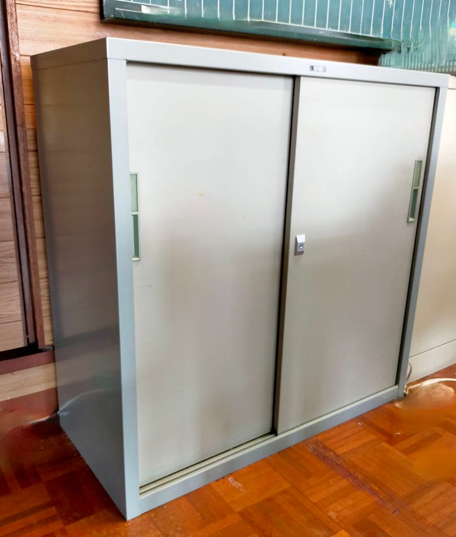 NAIKI スライド扉キャビネット グレー 中古品