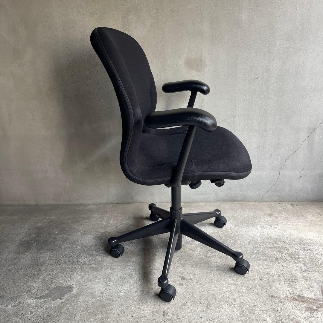Herman Miller ハーマンミラー　エクア2 チェア　都内限定販売