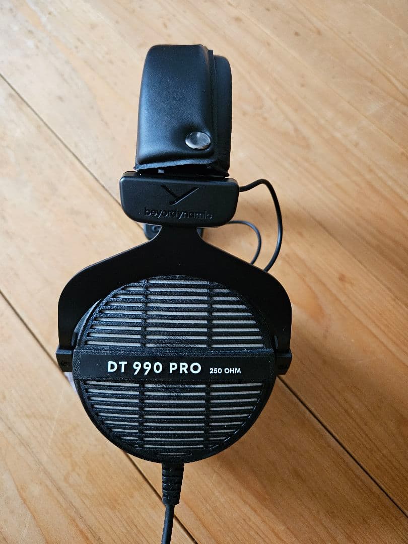 BEYERDYNAMIC DT990 PRO（250Ω)