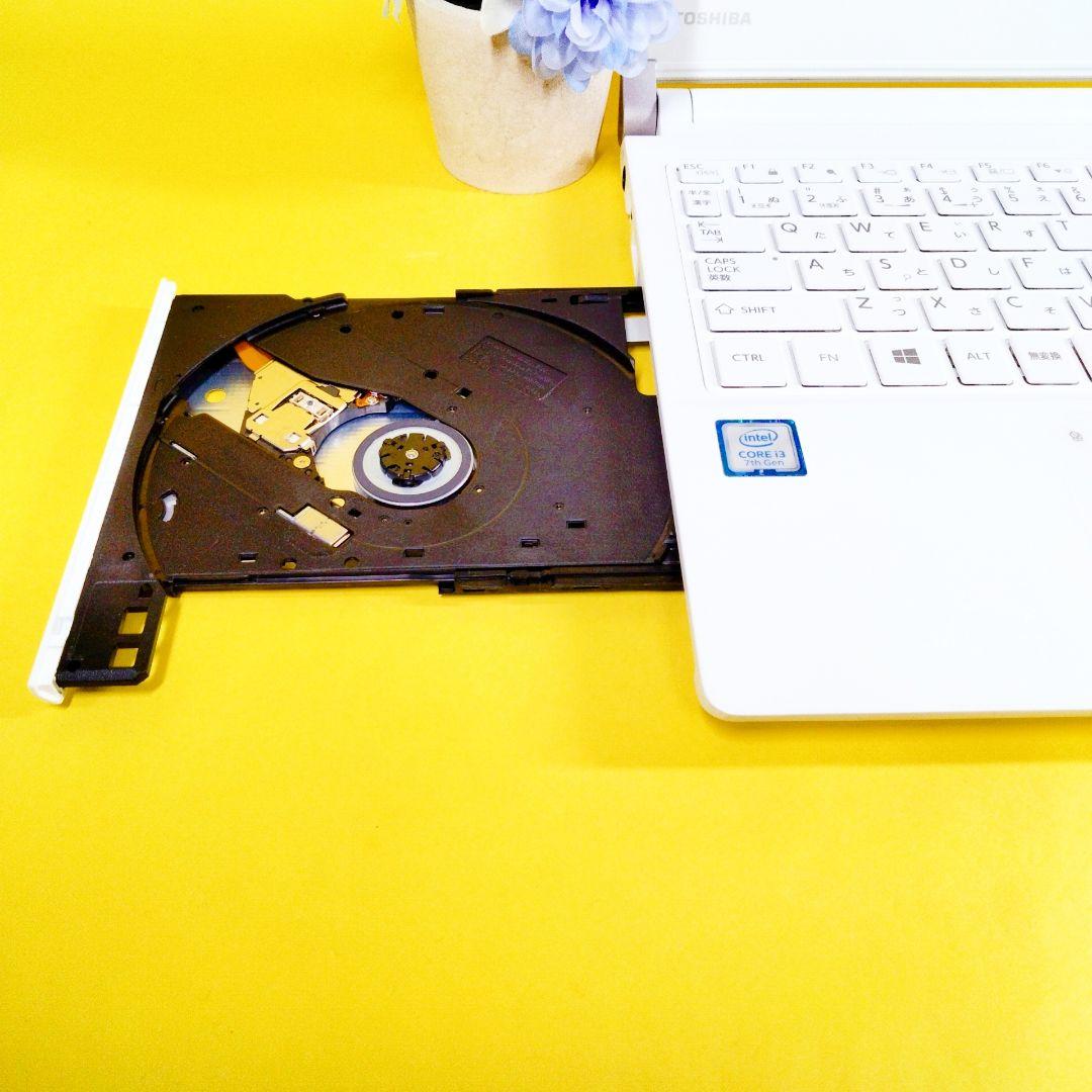 綺麗❤小型サクサク動くノートパソコン✨️薄型カメラ付き✨️快適SSD