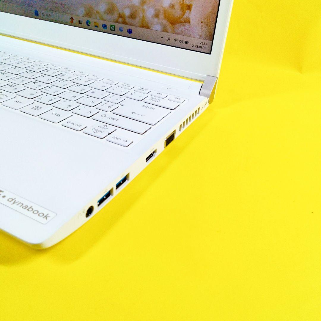 綺麗❤小型サクサク動くノートパソコン✨️薄型カメラ付き✨️快適SSD