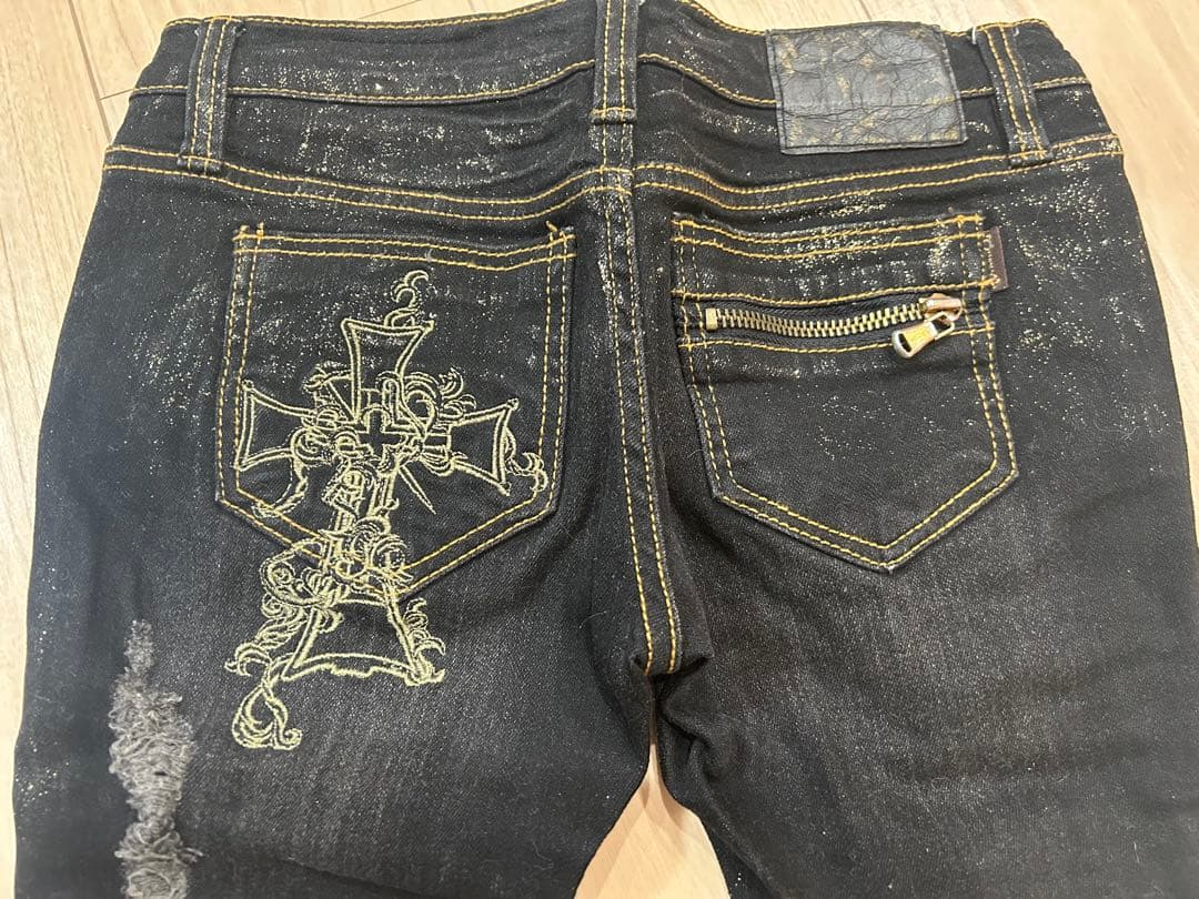 ブラック スキニーデニム ダメージ加工