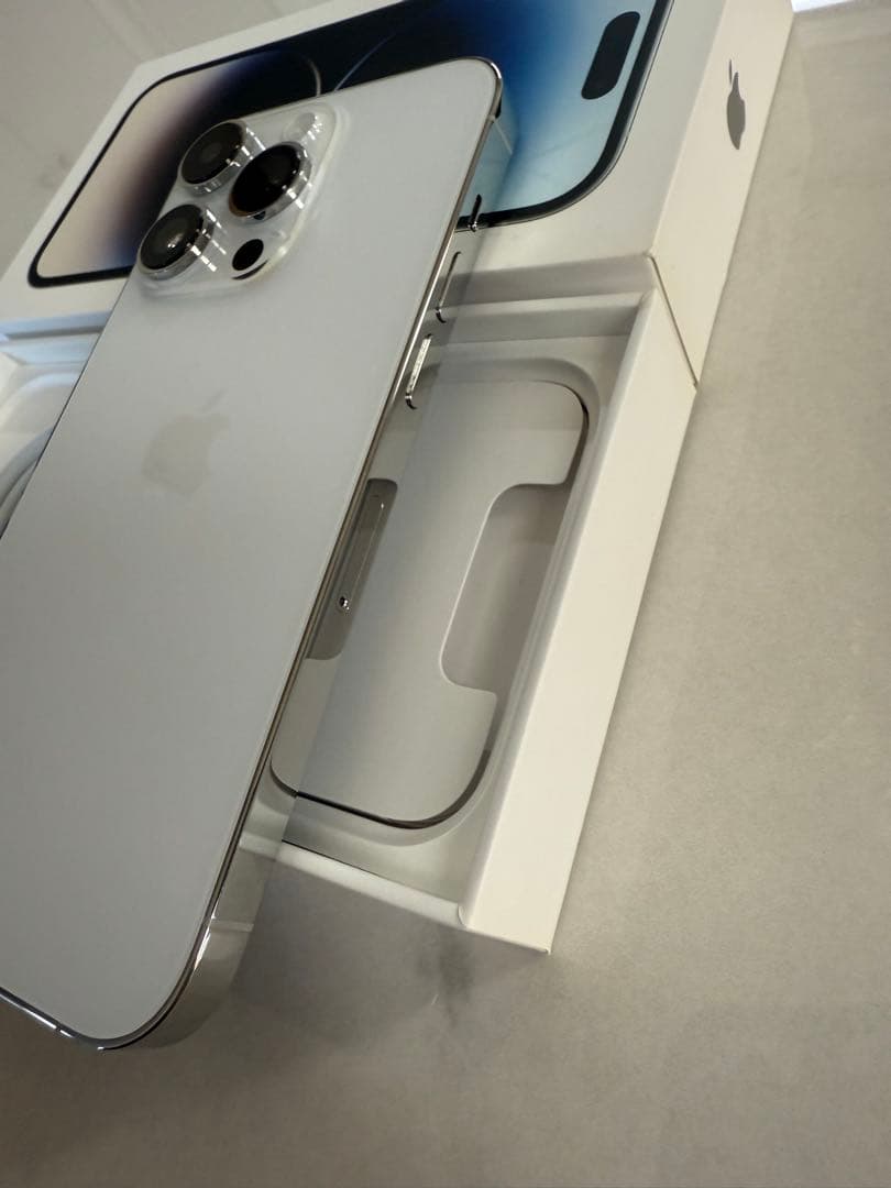 iPhone 14 Pro 256GB シルバー SIMフリー ケース付