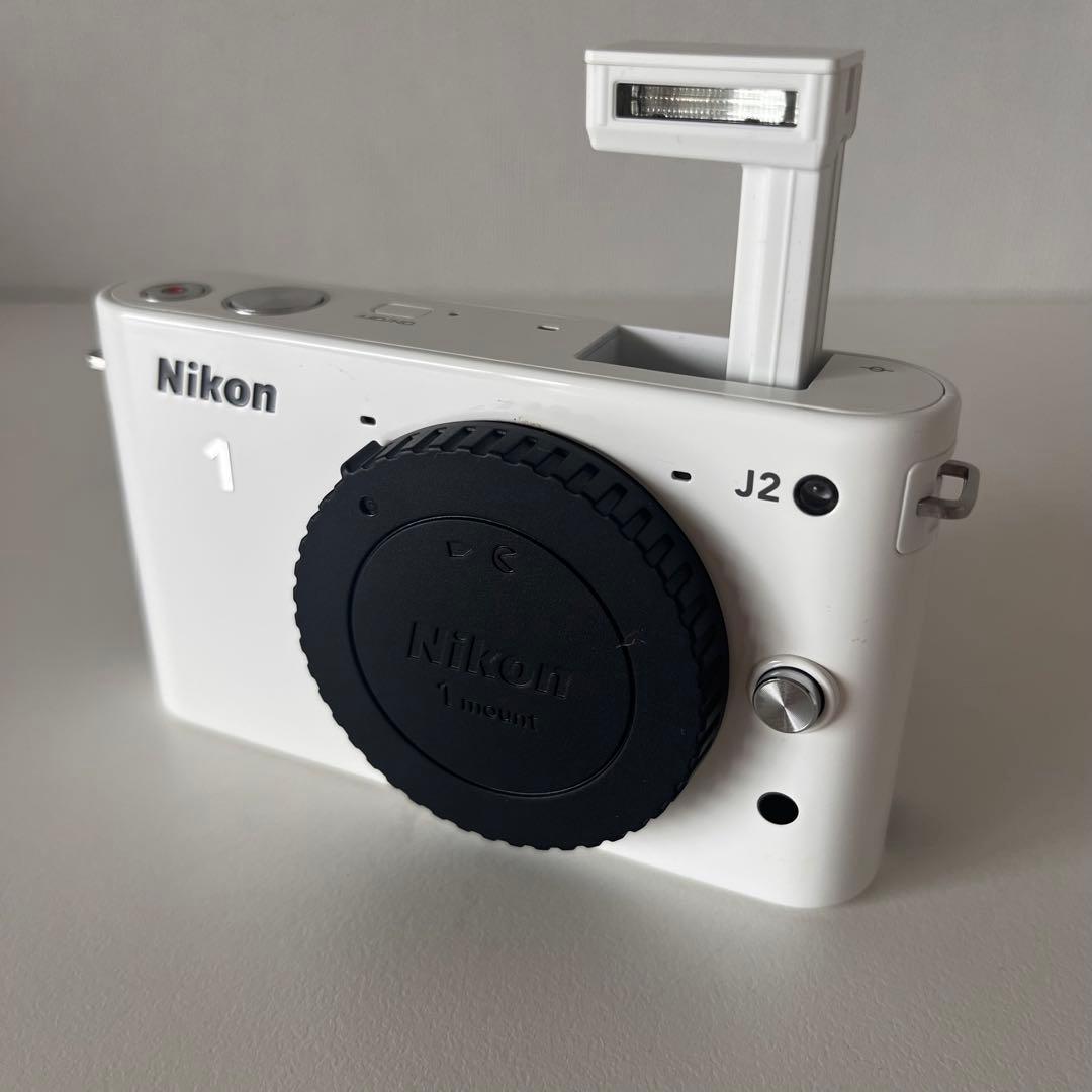 ニコンNikon 1 J2 ホワイト　コンデジ　デジカメ