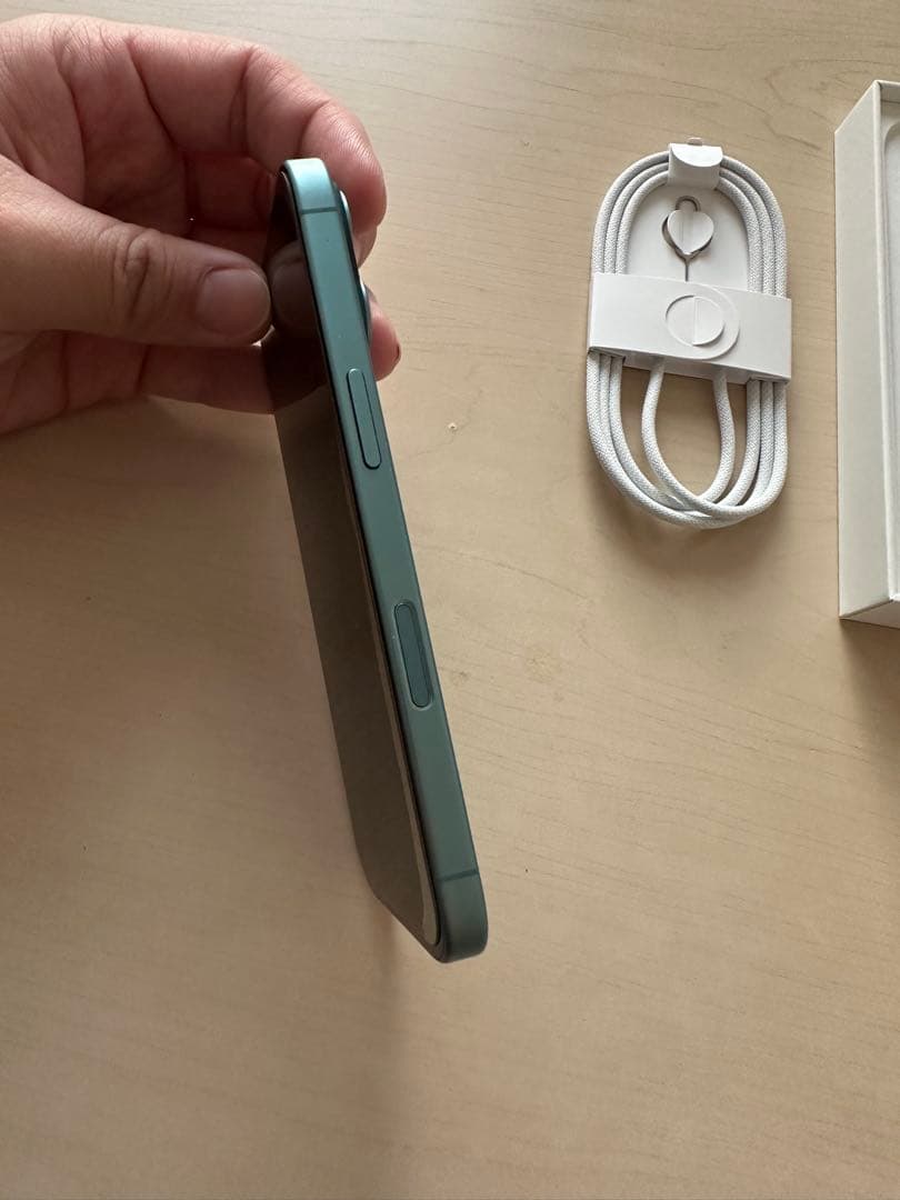 iPhone16 256GBティール