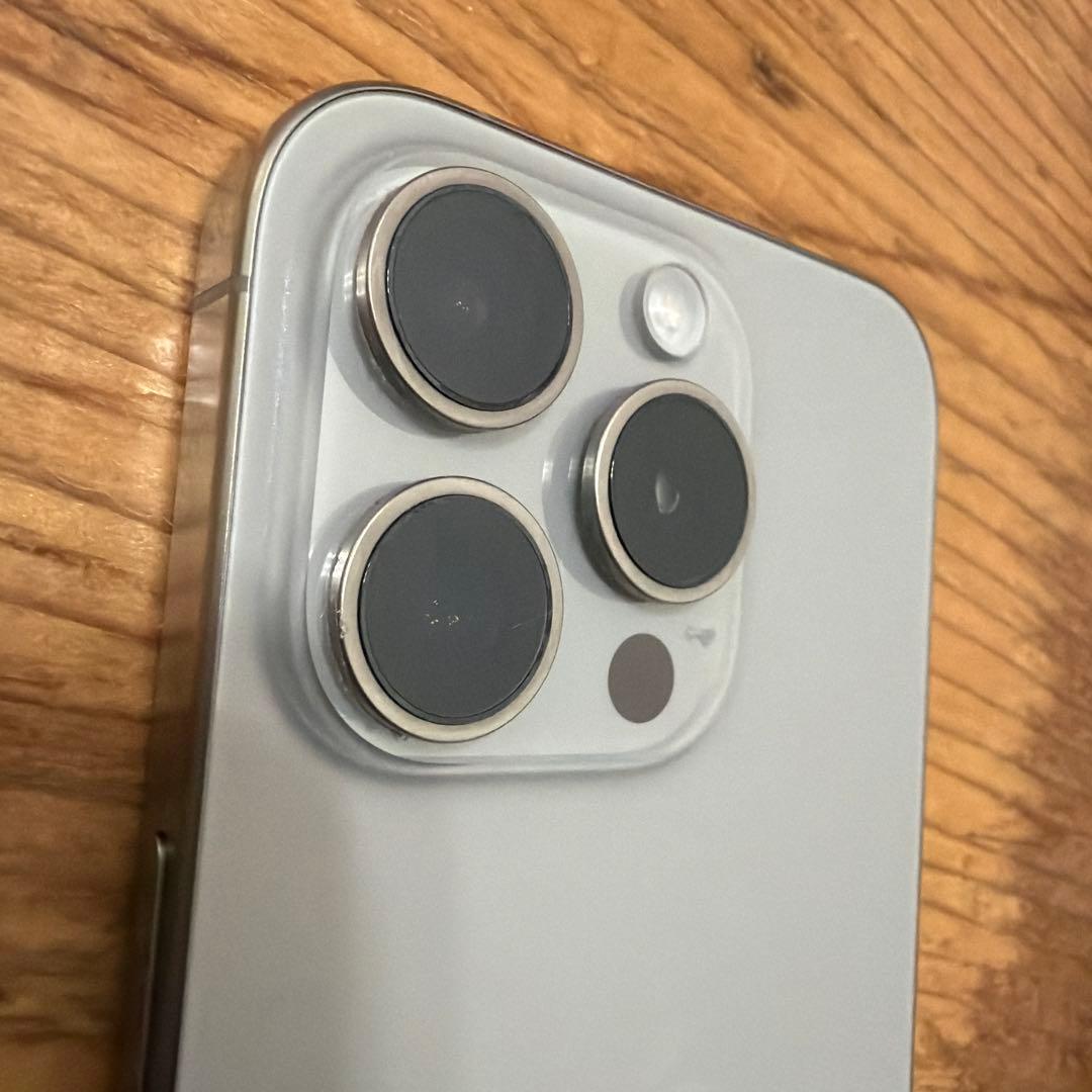 Apple iPhone 15 Pro 本体 256GB 美品