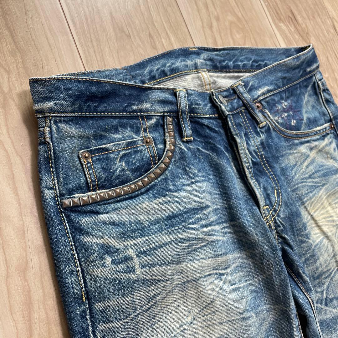 ヒステリックグラマー　ブルーストレートデニム ダメージ加工 スタッズ付き