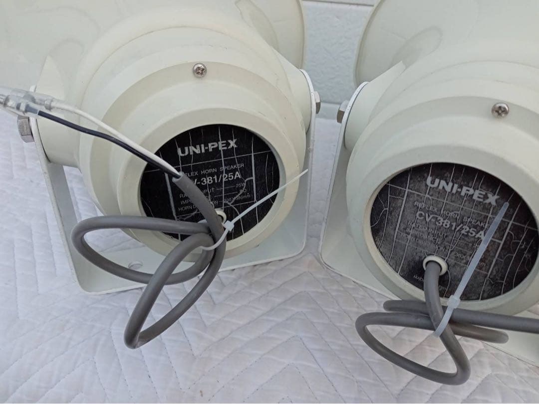 UNI-PEX　50W選挙スピーカー2本で　TOAアンプ12V　40W１台