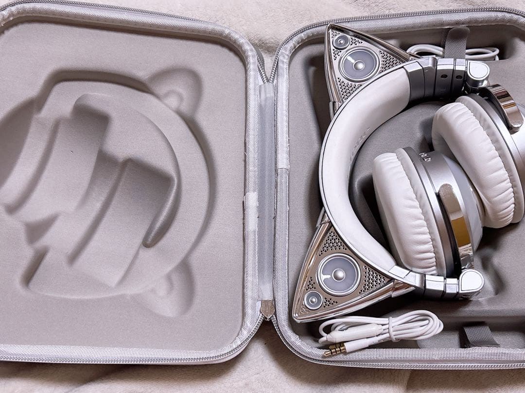 @*ン様 Brookstone アリアナグランデ ワイヤレス 猫耳ヘッドホン 【