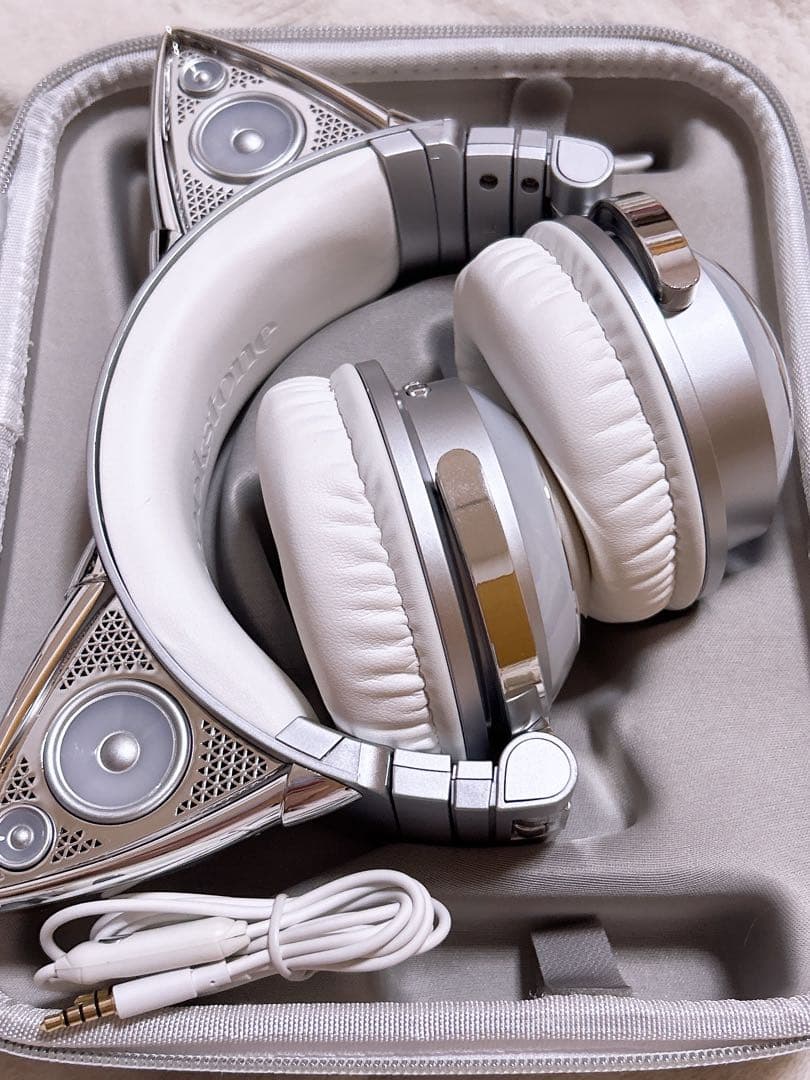 @*ン様 Brookstone アリアナグランデ ワイヤレス 猫耳ヘッドホン 【