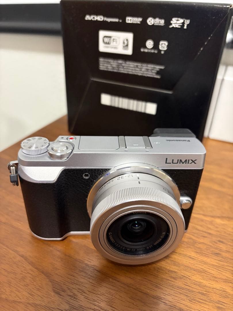 Panasonic DMC-GX7MK2K 　標準レンズ　25m単焦点レンズ付