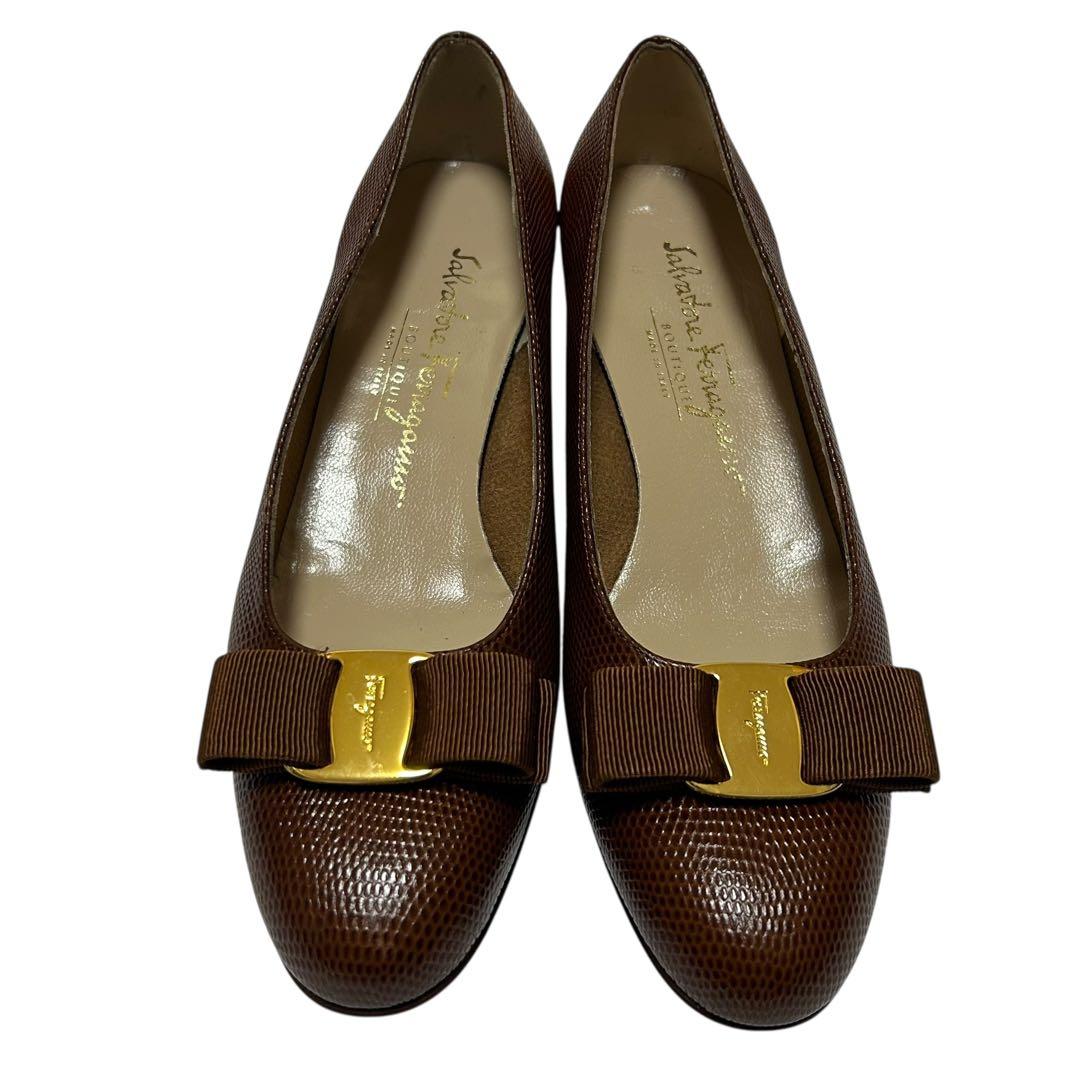 新品未使用 Salvatore Ferragamo パンプス　リザード　ヴァラ