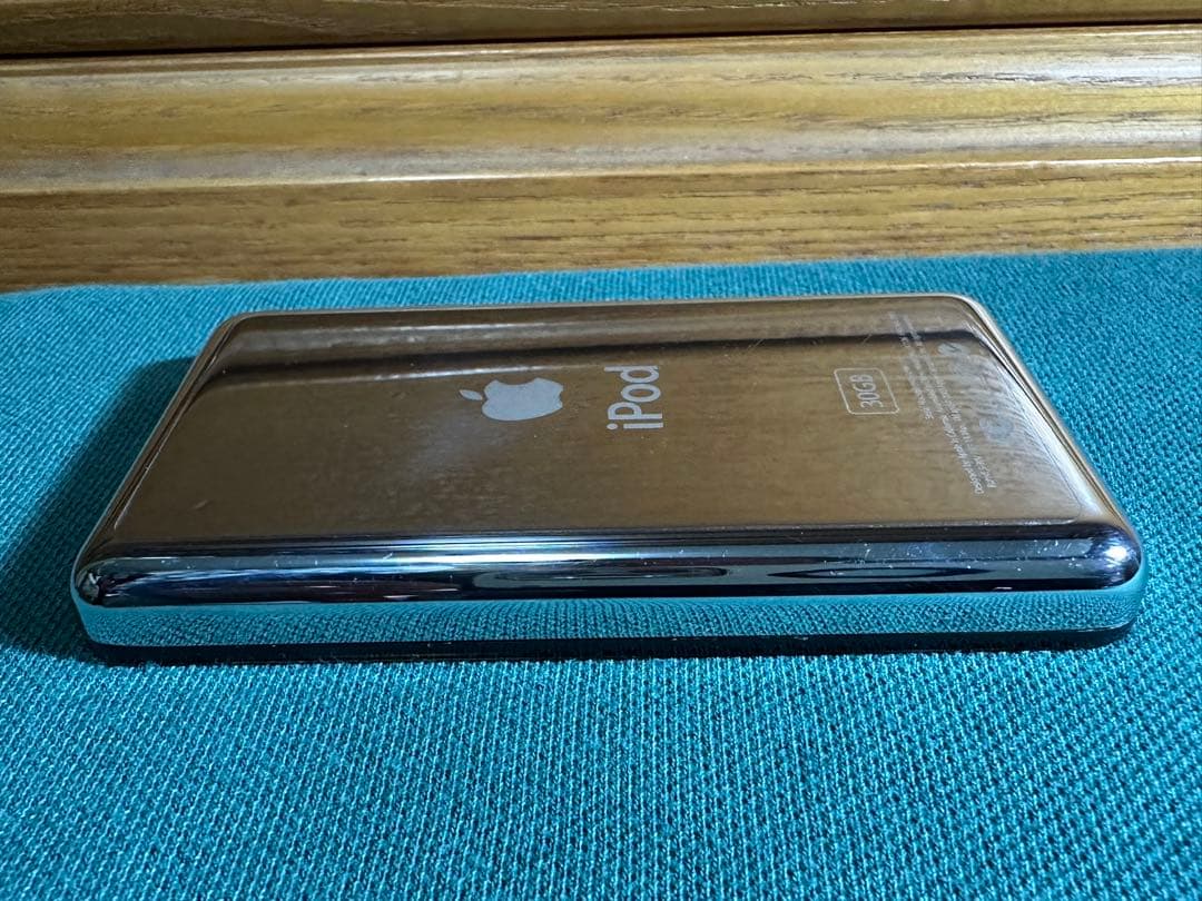 きれいなApple iPod Classic 5.5世代 30GB新品バッテリー