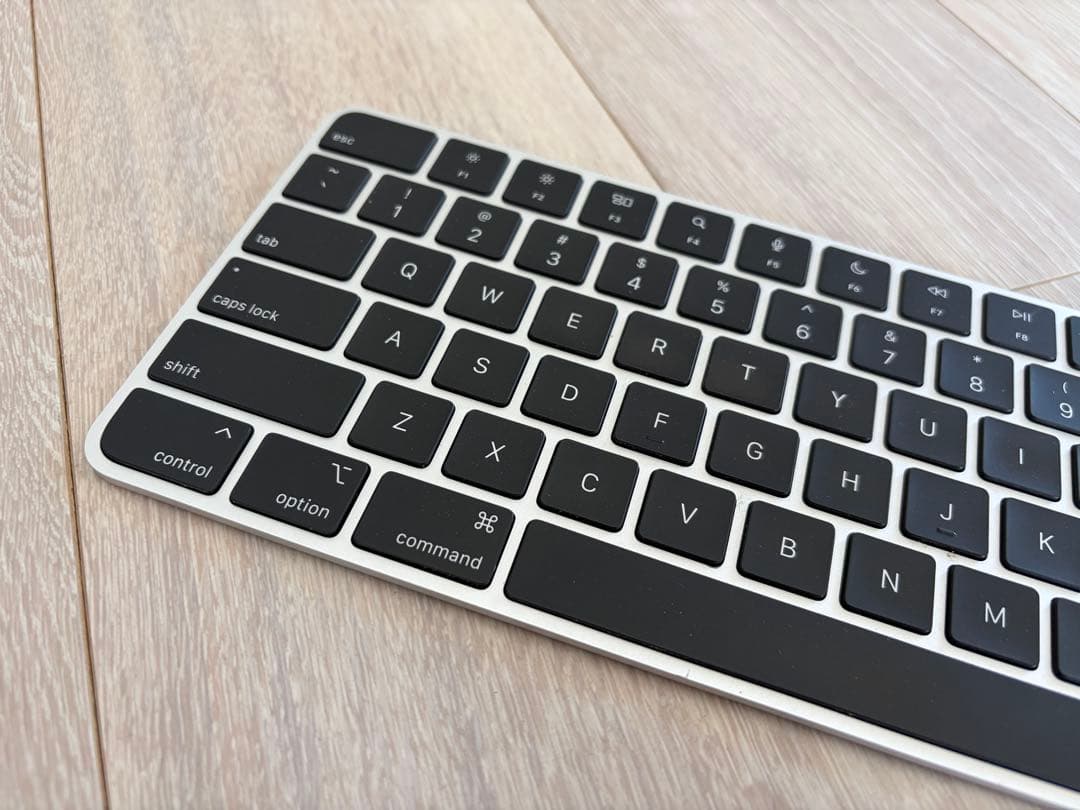 US 配列Apple Magic Keyboard with touch ID