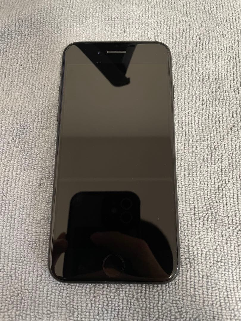 SIMフリー iPhoneSE 第ニ世代 64GB BT88%