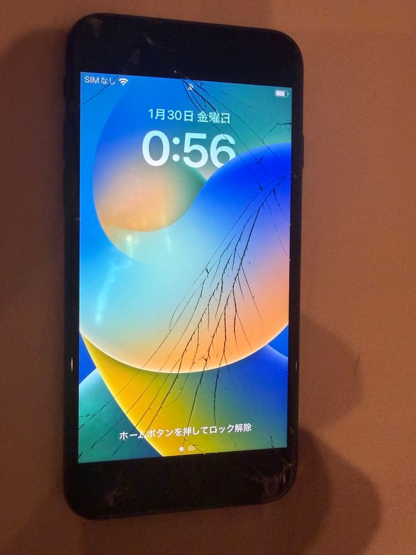 Apple iPhone SE ブラック　ジャンク品　第2世代