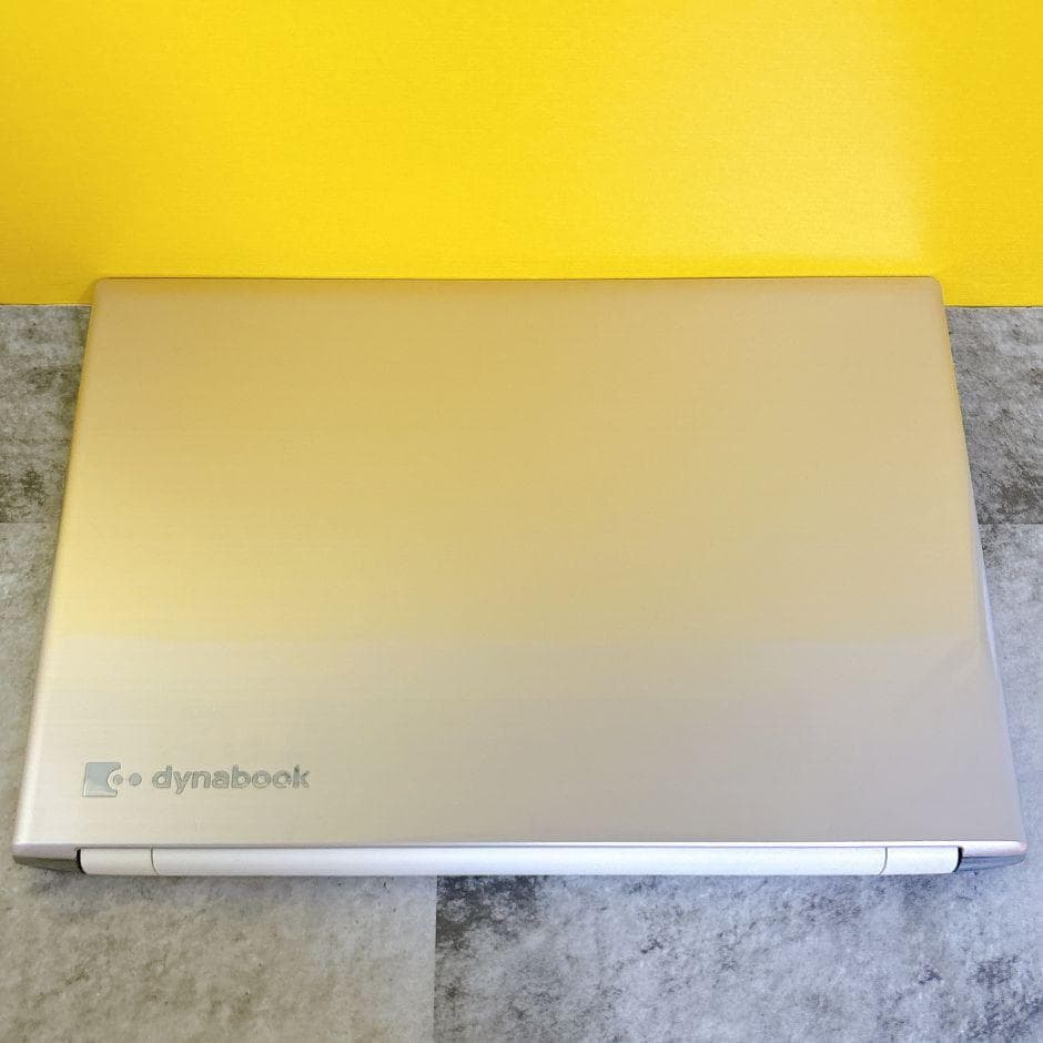 新品SSDで快適✨おしゃれゴールド✨薄型 カメラ付 フルHD Windows11